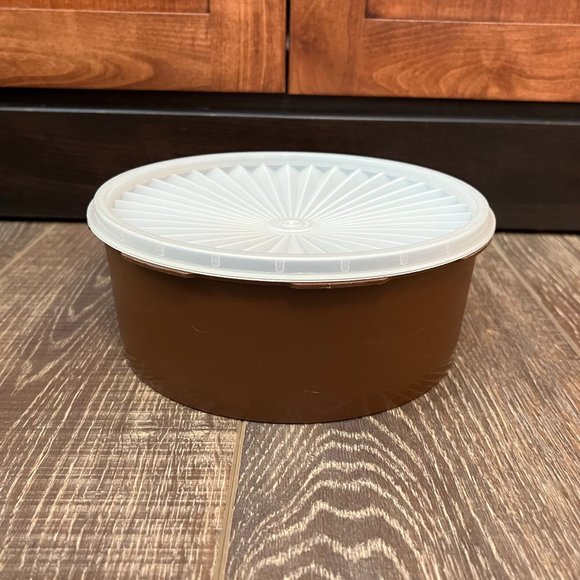 Vintage Tupperware Servalier Canister - Brown with Frosted White Lid - Picture 3 of 8